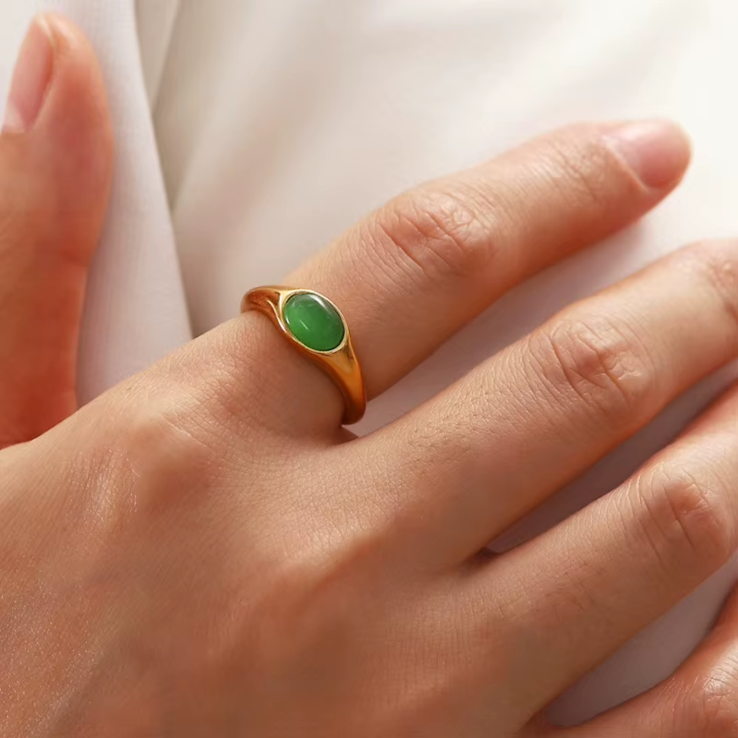 Lumi Ring - Green Stone