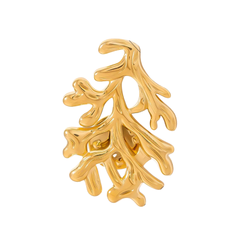 Golden kelp charm in 18k gold plating — ocean-inspired and waterproof, perfect for bracelets or necklaces
